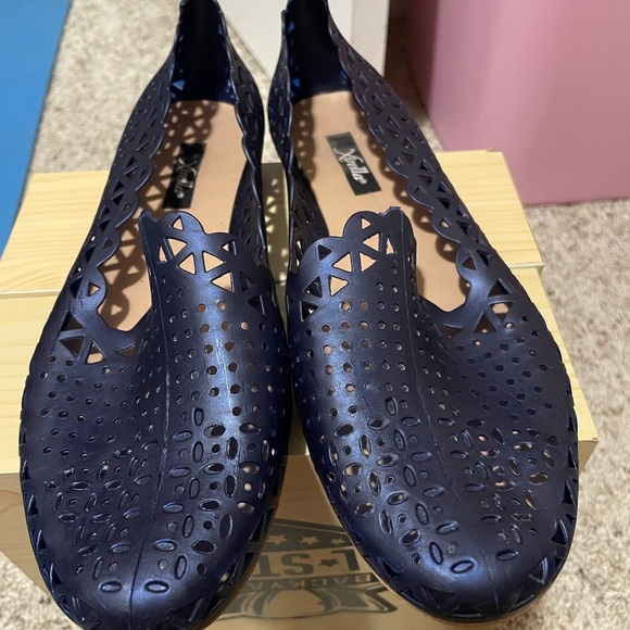 Xirella Navy Blue Scalloped Women's Flats - Picture 2 of 12